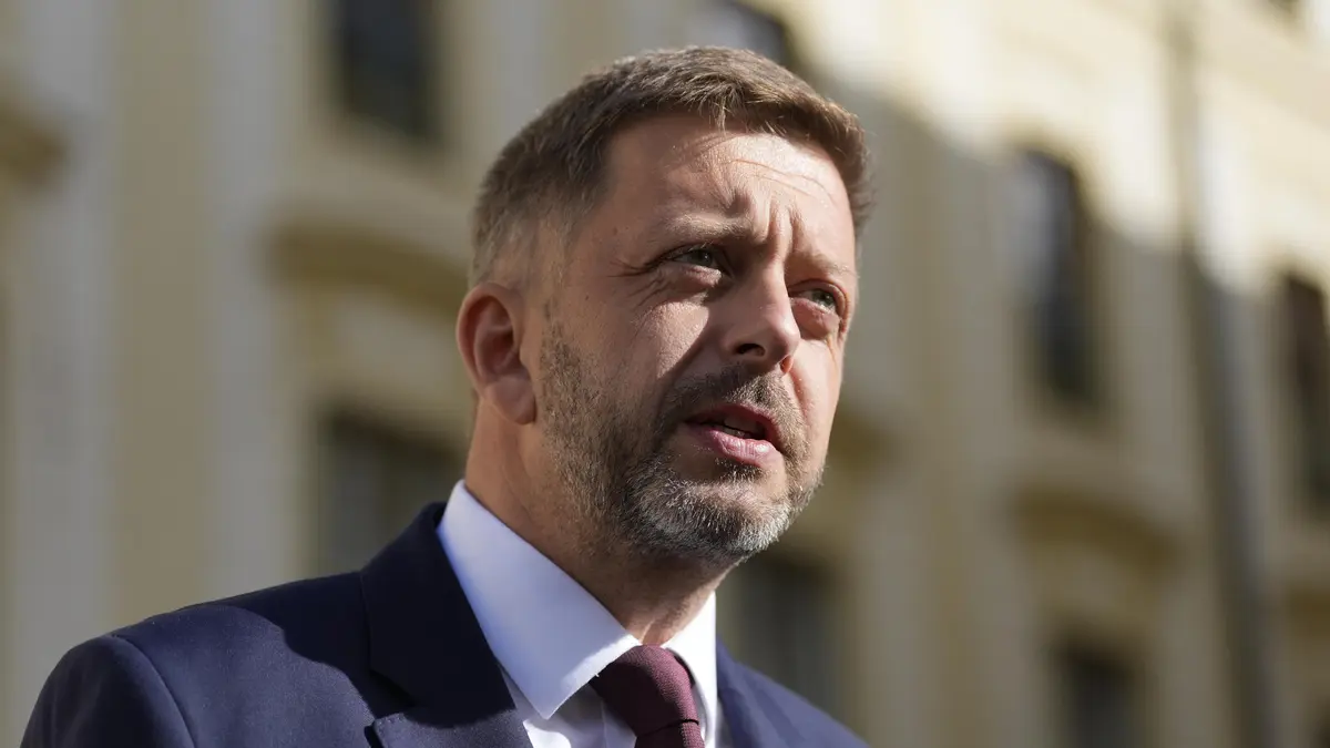 Starostové se drží v čele opozice, ukázal průzkum