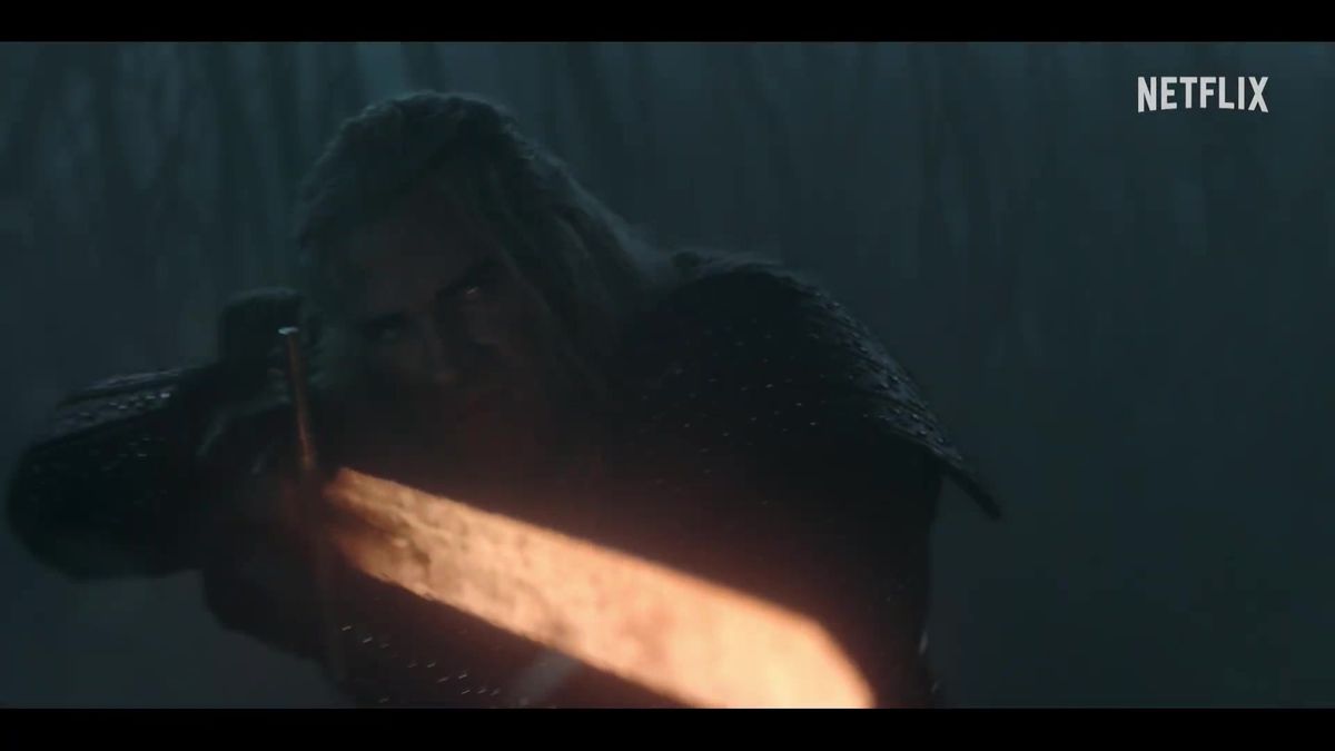 Zaklínač Liam Hemsworth v novém traileru láká na premiéru čtvrté série