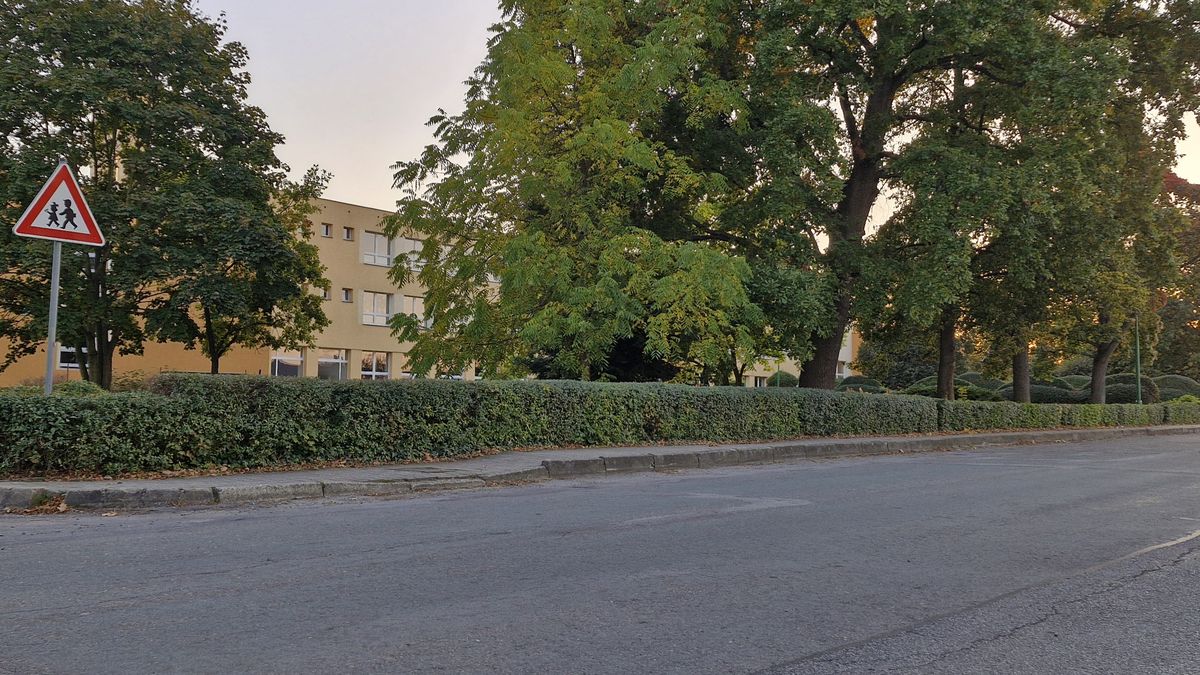 Lidé na Pardubicku odmítli v referendu úpravu před školou