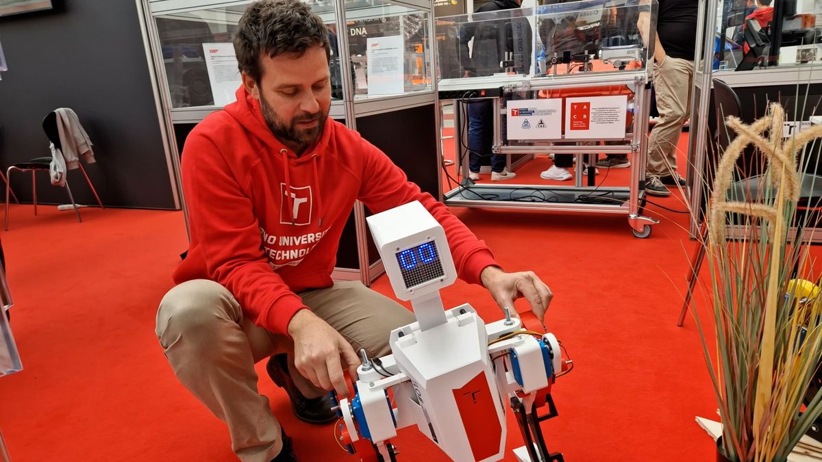Droid z Brna vznikl díky Star Wars, vyrobit si ho může každý