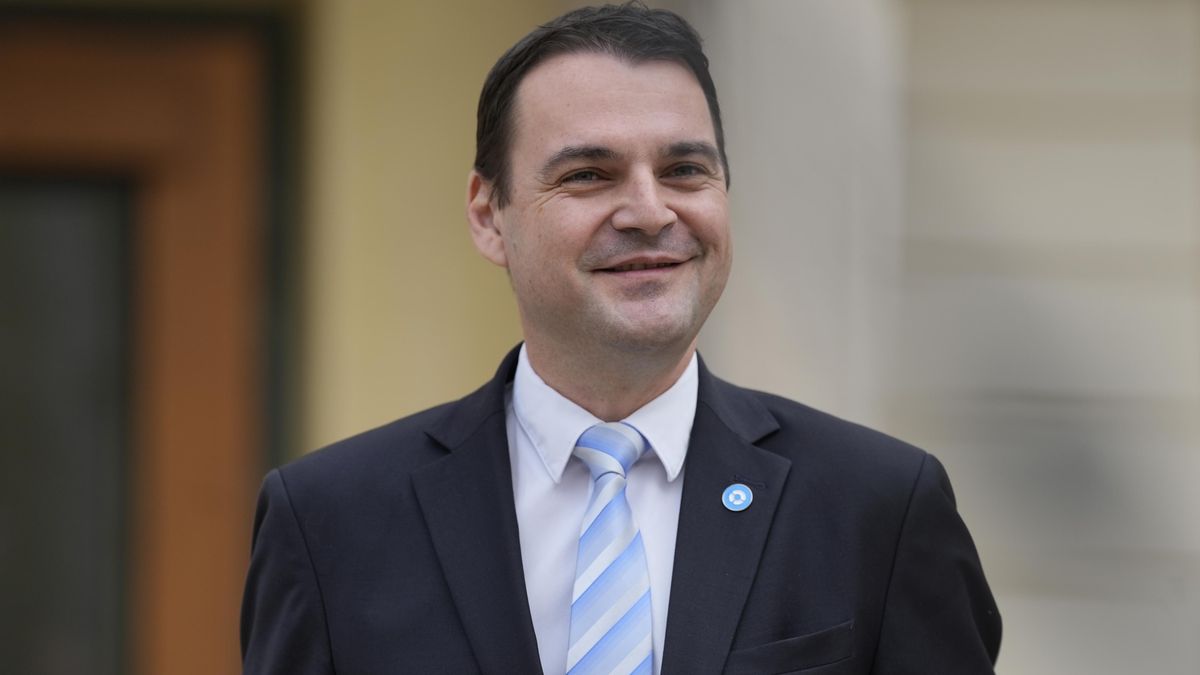 Motoristé chtějí ve vládě své poslance, ne experty jako SPD