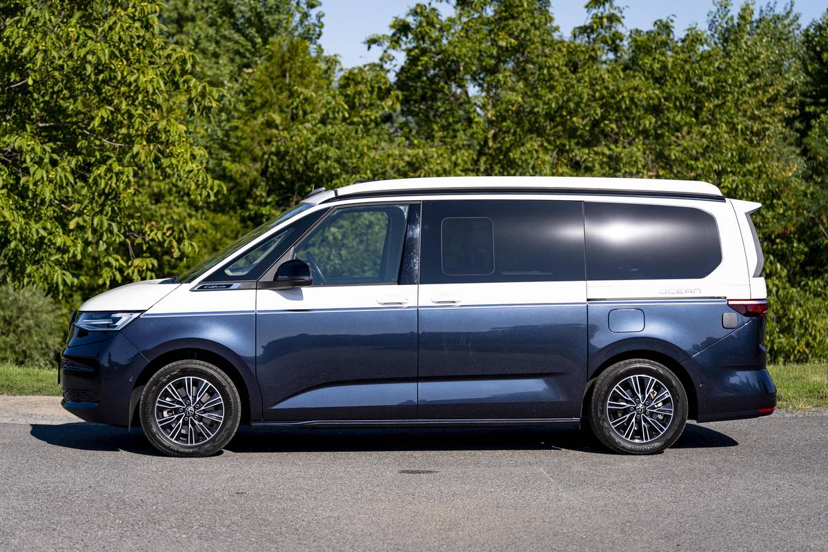 Oproti minulé generaci obytná dodávka nepatrně povyrostla, s výškou pod dva metry však pořád nebude mít problém s většinou patrových garáží.