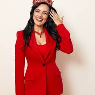 Nikola Botošová s korunkou pro Miss Glam World Inspiring