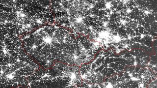 Světelný smog se snižuje, problém ale může být modré světlo, říká vědkyně