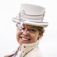 Ascot volá! Tento model by obstál i vedle anglických lordů.