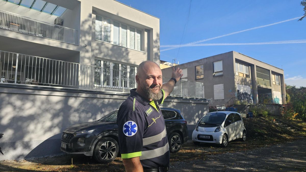 Pražská záchranka zrekonstruovala svou největší základnu, plánuje nákup padesáti nových sanitek