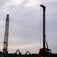 Hotovo má být za dva roky, proto je na místě potřeba spousta techniky. 