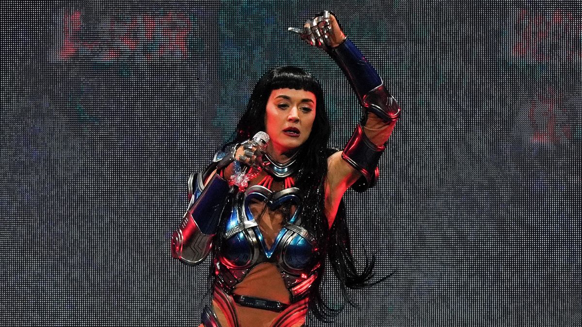 Katy Perry mě sexuálně napadla, tvrdí australská herečka