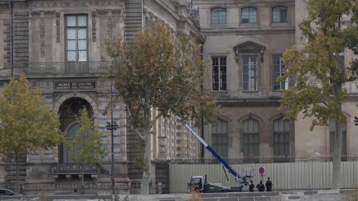 Rafinovaní profesionálové? Kdepak, v Louvru kradli běžní zlodějíčkové, říká prokurátorka