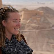 V muslimských zemích Hrabalová nějakou dobu i žila, nejprve v Jordánsku, poté také v Maroku.