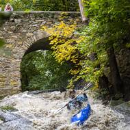 Nejobtížnější úsek na trase je kaskáda u Toušického mostu.