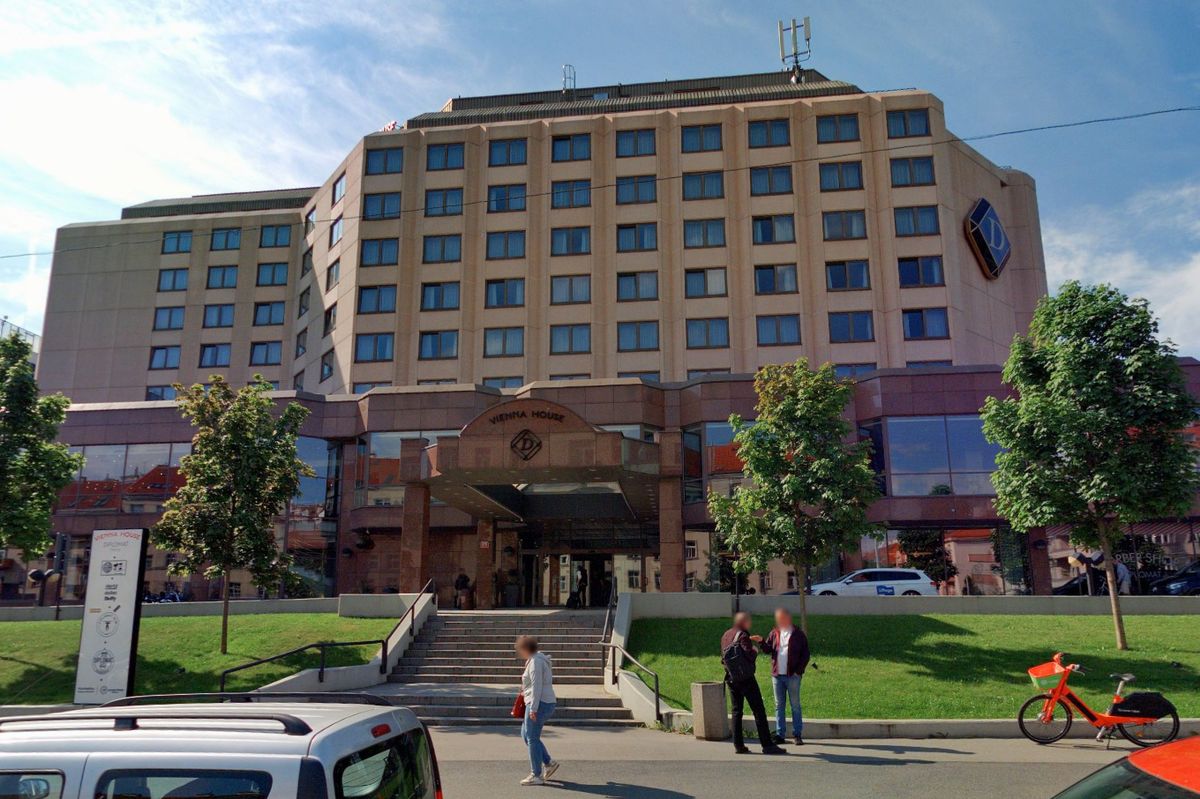 PPF může koupit pražský hotel Diplomat za 1,8 miliardy
