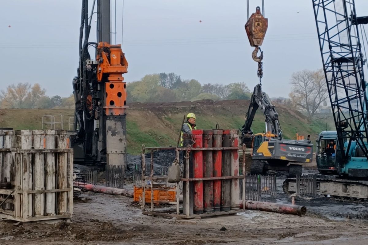 Začala stavba nové části Pražského okruhu, bude mít devatenáct mostů