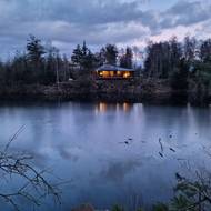 V noci je v domě jedinečná atmosféra.