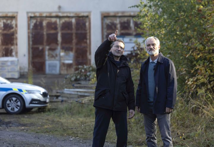 Les protagonistes de la série Docent Ondřej Vetchý et Ivan Trojan