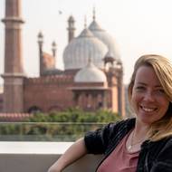 Hrabalová se živí jako překladatelka, ale i spisovatelka či průvodkyně.