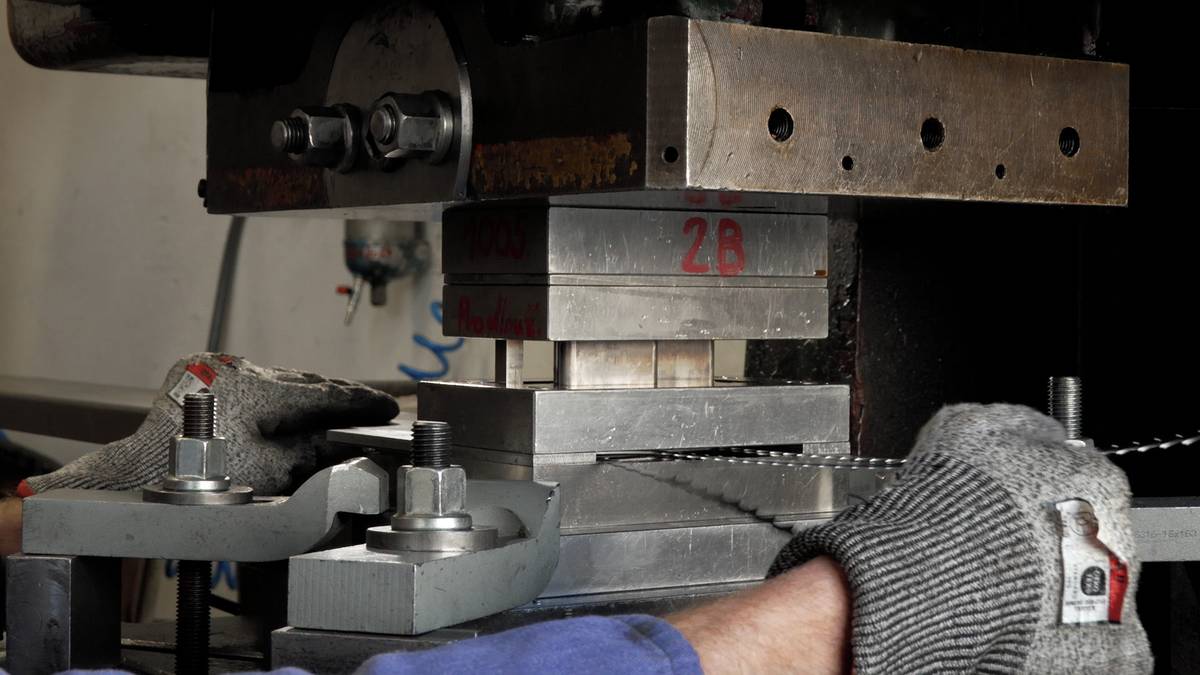 Ročně firma vyrobí kolem 12 milionů dílků.