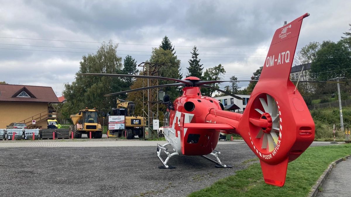 Opilý muž se zřítil v Jablunkově z vysokého schodiště. Je ve vážném stavu