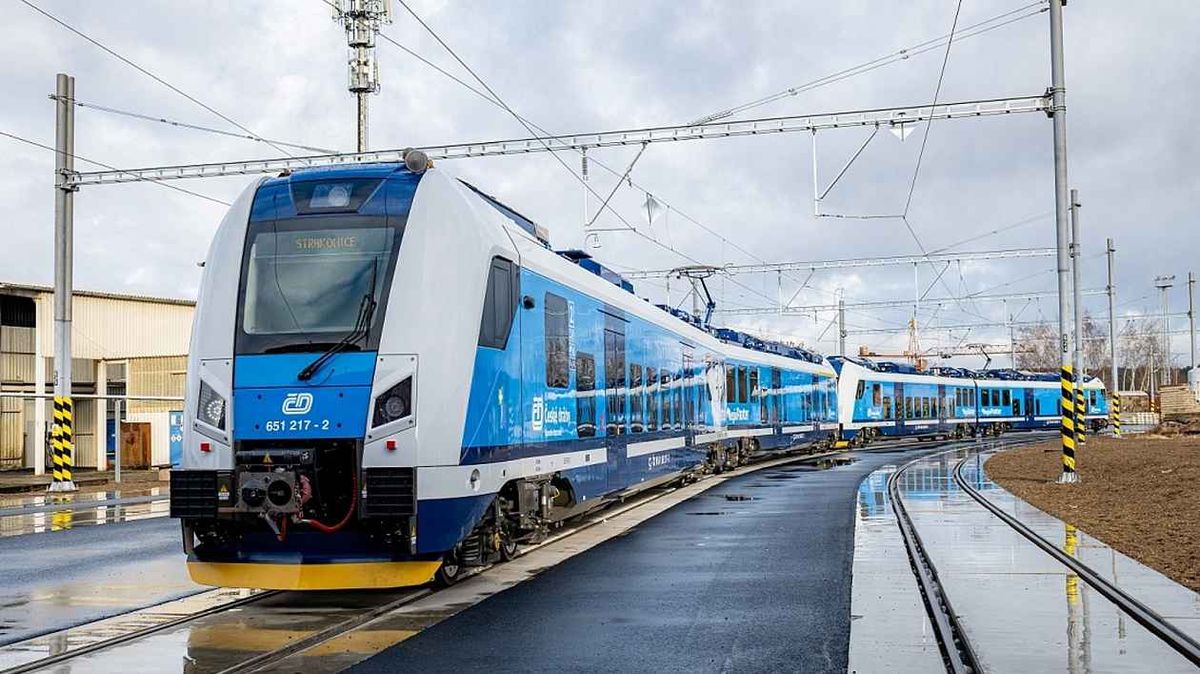 V Olomouci srazil vlak člověka. Podlezl závory a vlaku vběhl přímo do cesty