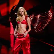 Alex Consani je americká transgender modelka a influencerka.