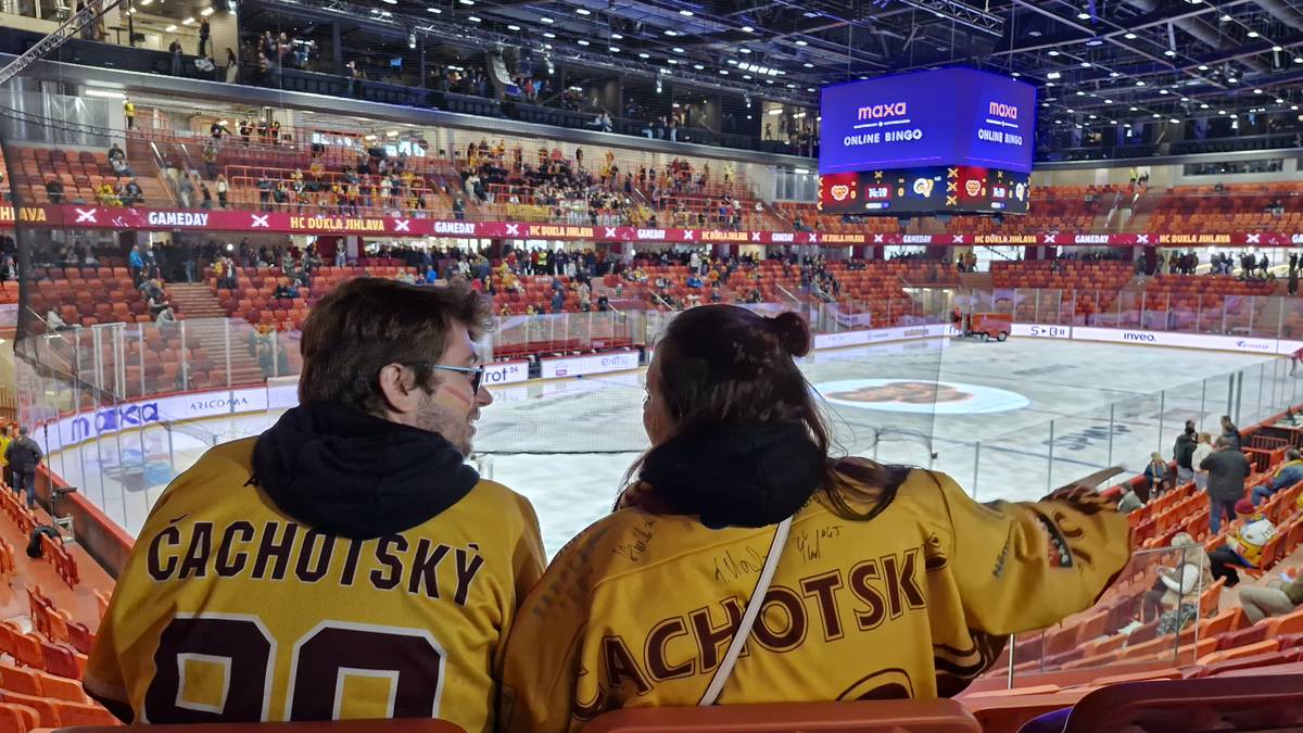 Na první zápasy se do arény dostanou pouze permanentkáři, kapacita je ve zkušebním režimu omezená.