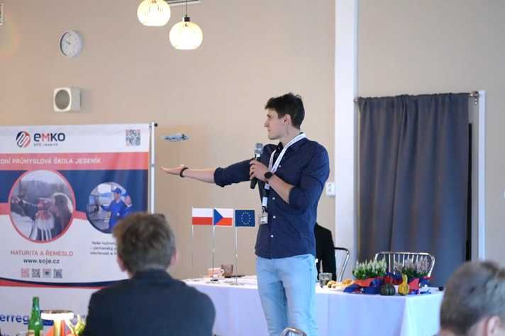 Drony na průmyslovce v Jeseníku inspirují studenty i učitele