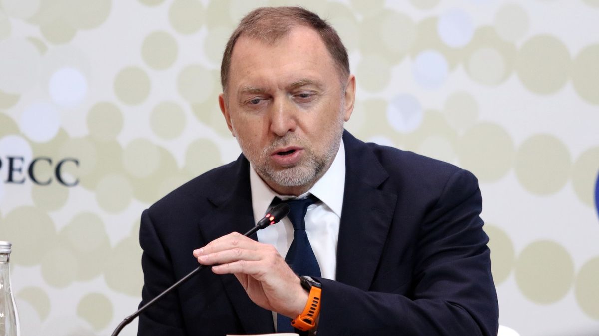 EU chce odškodnit Raiffeisen Bank International za nezdařený obchod s ruským oligarchou