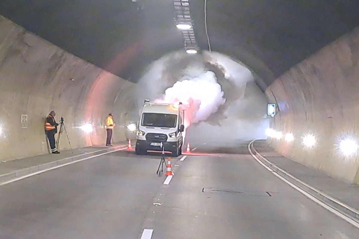 Oprava technologií v tunelech na dálnici D8 končí, řidiči v nich budou moci nově sešlápnout plyn na stovku