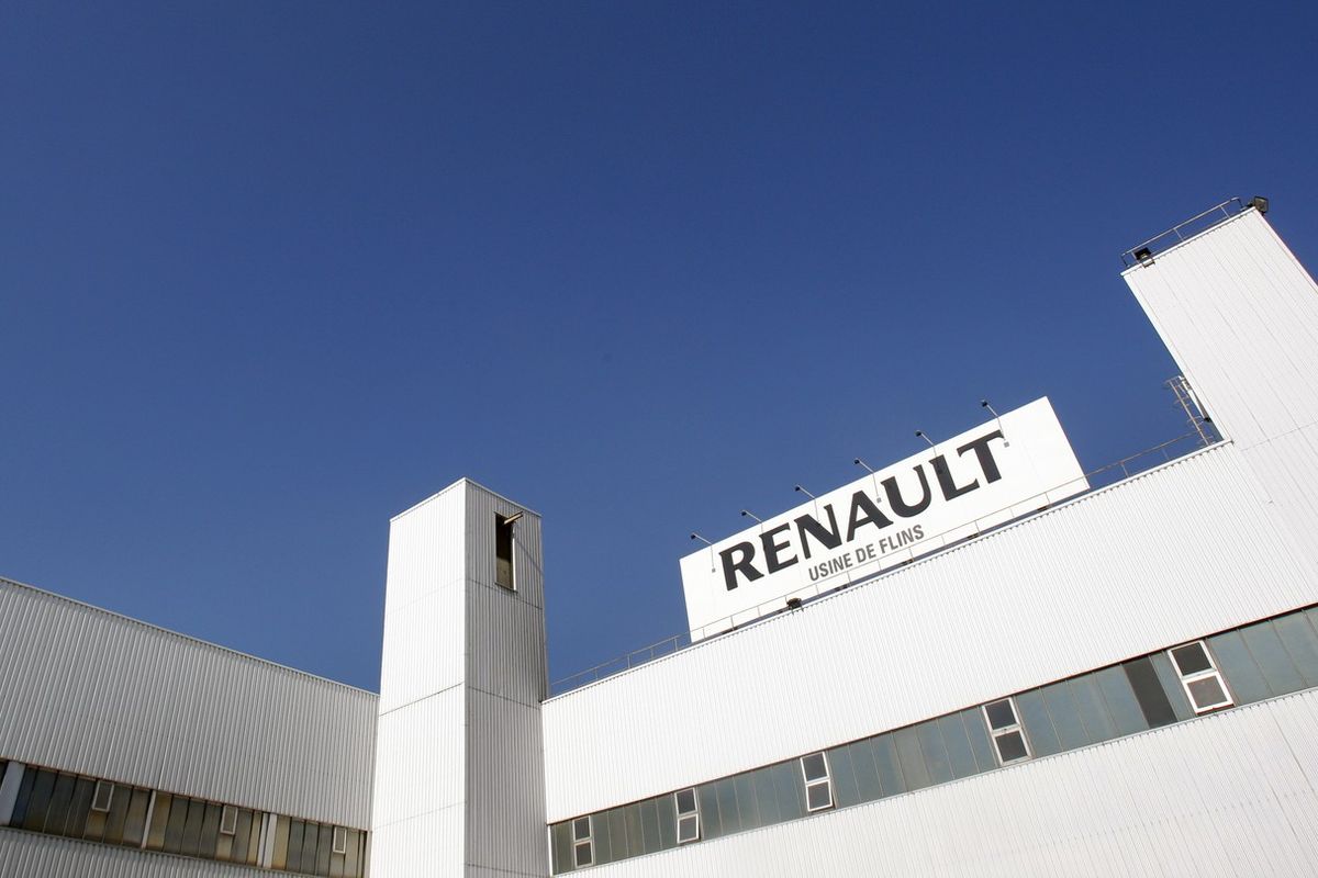 Renault zruší tři tisícovky míst, důvodem je nejistota na trhu