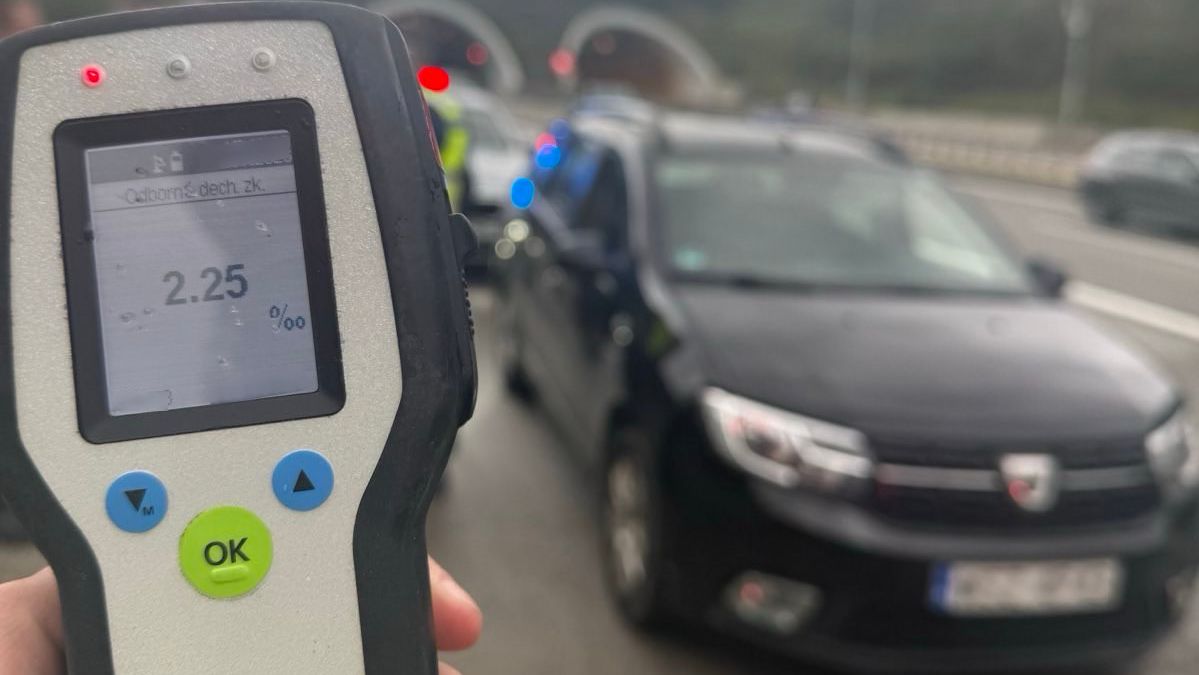 Řidič na D1 nadýchal dvě promile. Je to zbytkový alkohol, tvrdil policistům