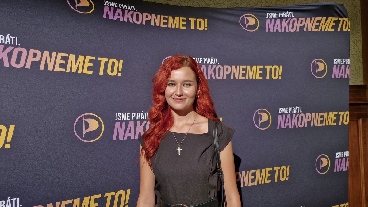 Sprosté útoky na mladé poslankyně. Zastávají se jich starší kolegové