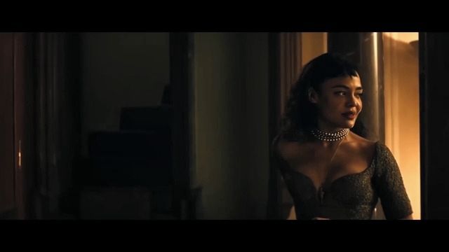 RECENZE: Hedda nabízí temně smyslnou a stylisticky dotaženou reinterpretaci Ibsenovy klasiky