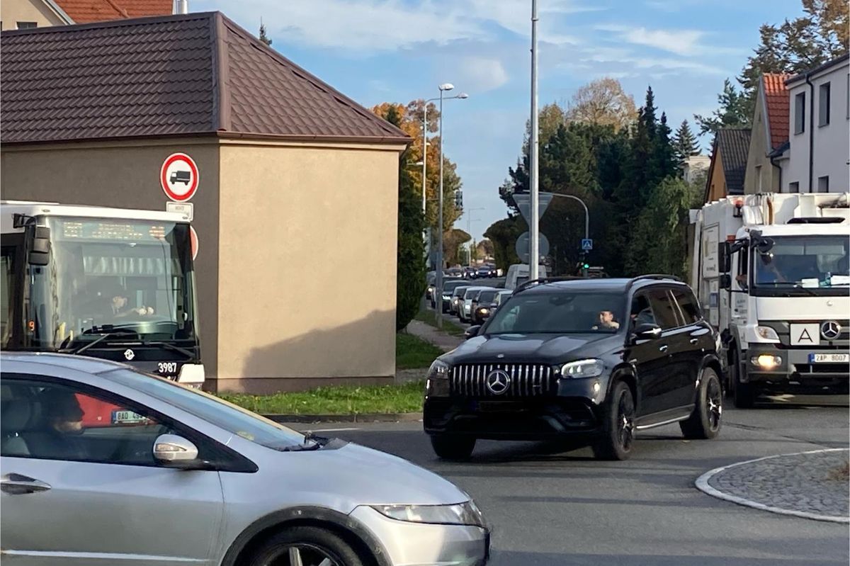 Severovýchod metropole bez Pražského okruhu zažívá dopravní inferno