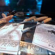 Expozice představuje řemeslné umění hradeckých výrobců klavíru.