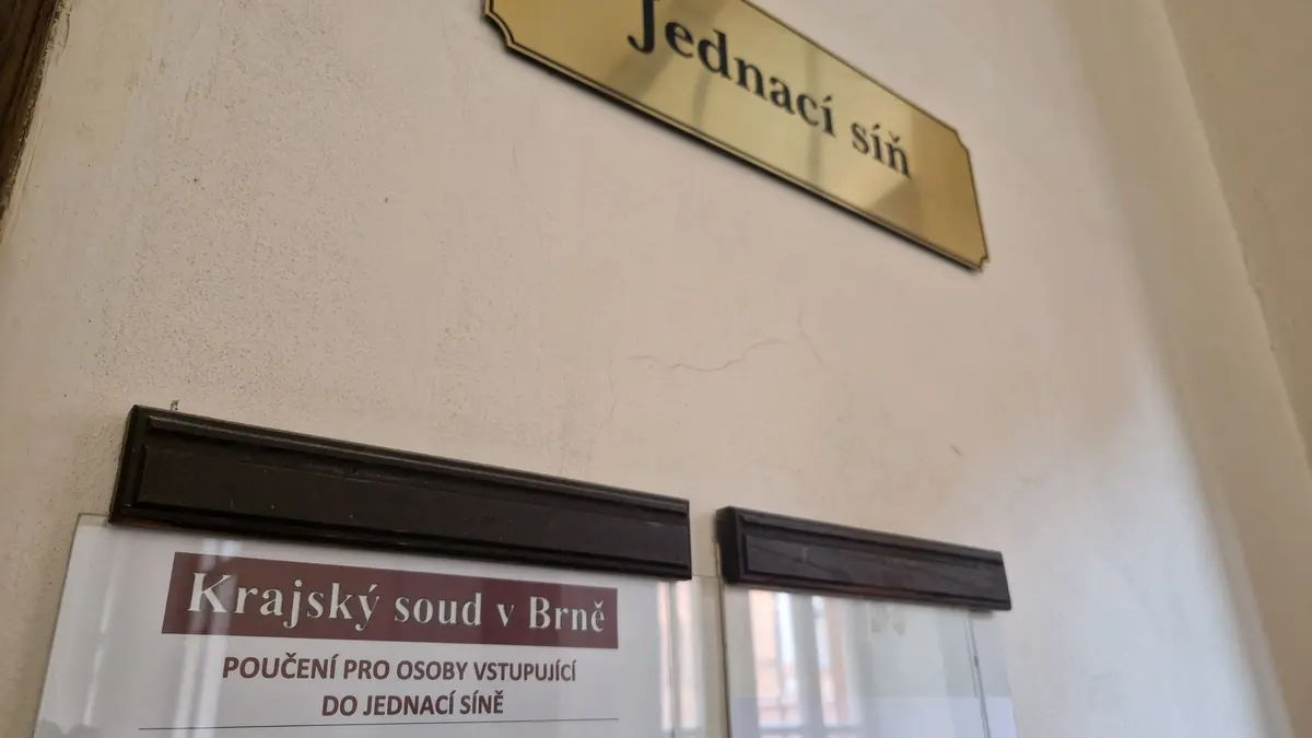 Hodí se na muniční sklad, napsal znalec o nevyhovující budově. Přišel o razítko a peníze