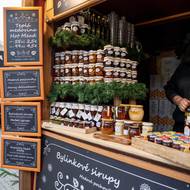 Nicméně pokud chcete na trhu platit eury, vyjde vás pochoutka dráž. V lepším případě o přibližně deset procent. 