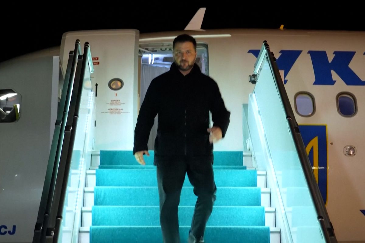 Jednání na dvou frontách: Zelenskyj v Turecku, Trumpovi generálové v Kyjevě