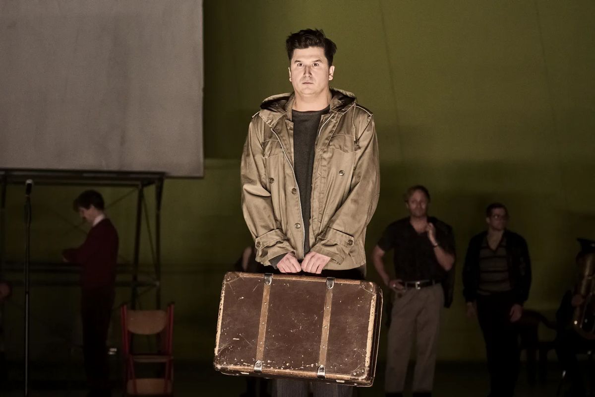 RECENZE: Farářův konec o vesnici a ateismu