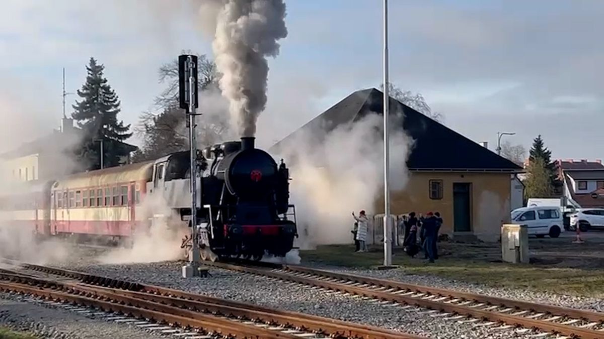 Dochovala se jako jediná. Jízda unikátní parní lokomotivou šla na Hodonínsku na dračku
