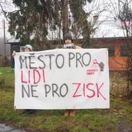 Aktivisté bojují s místními o záchranu bývalé hornické kolonie Bedřiška v Ostravě.