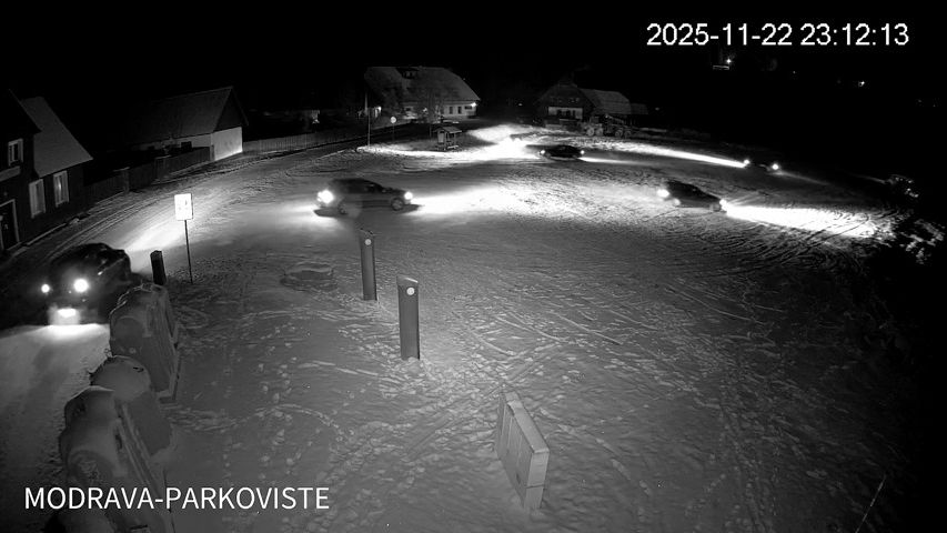 Šumavskou Modravu trápí party driftujících řidičů, zveřejnila záběry