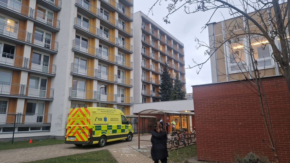 Popálení dvou dívek při chemii v hradecké škole: Policie případ vyšetřuje jako těžké ublížení na zdraví