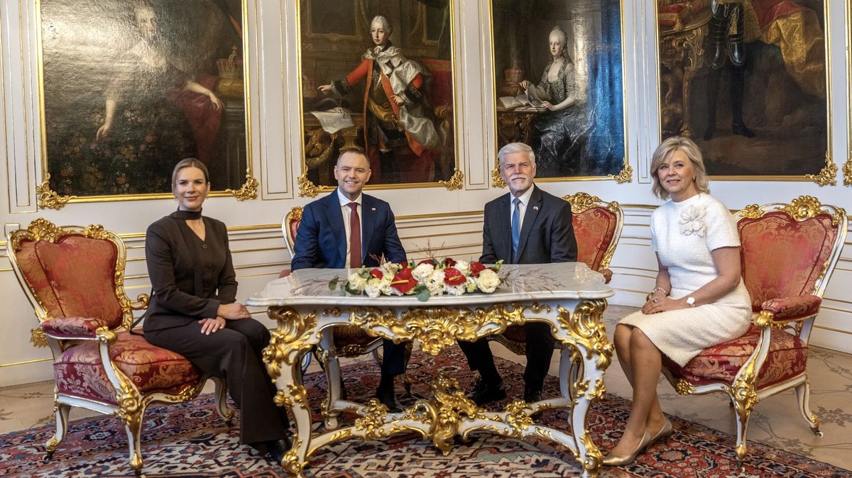 Tajemství šatů Evy Pavlové: Noblesu jim dodala brož s českým křišťálem