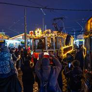 Vánočně vyzdobené vozy DPP