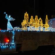 Vánočně vyzdobené vozy DPP