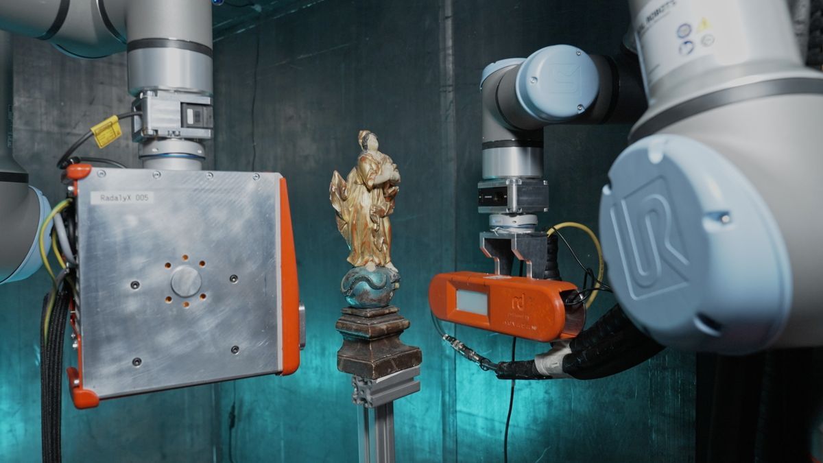 Čeští kriminalisté mají rentgenového robota. Odhalí stopy, které lidé nevidí