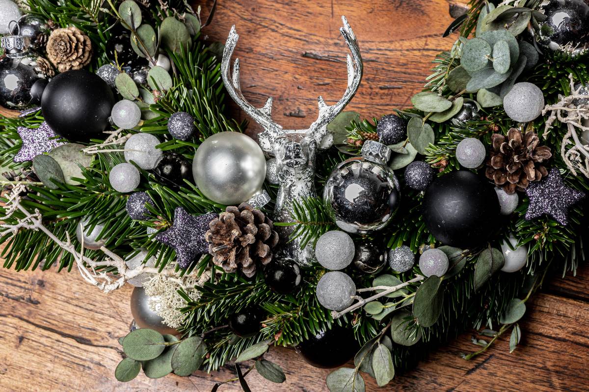 Originální věnec je v podstatě každý, který si vytvoříme. V tom je floristika krásná.