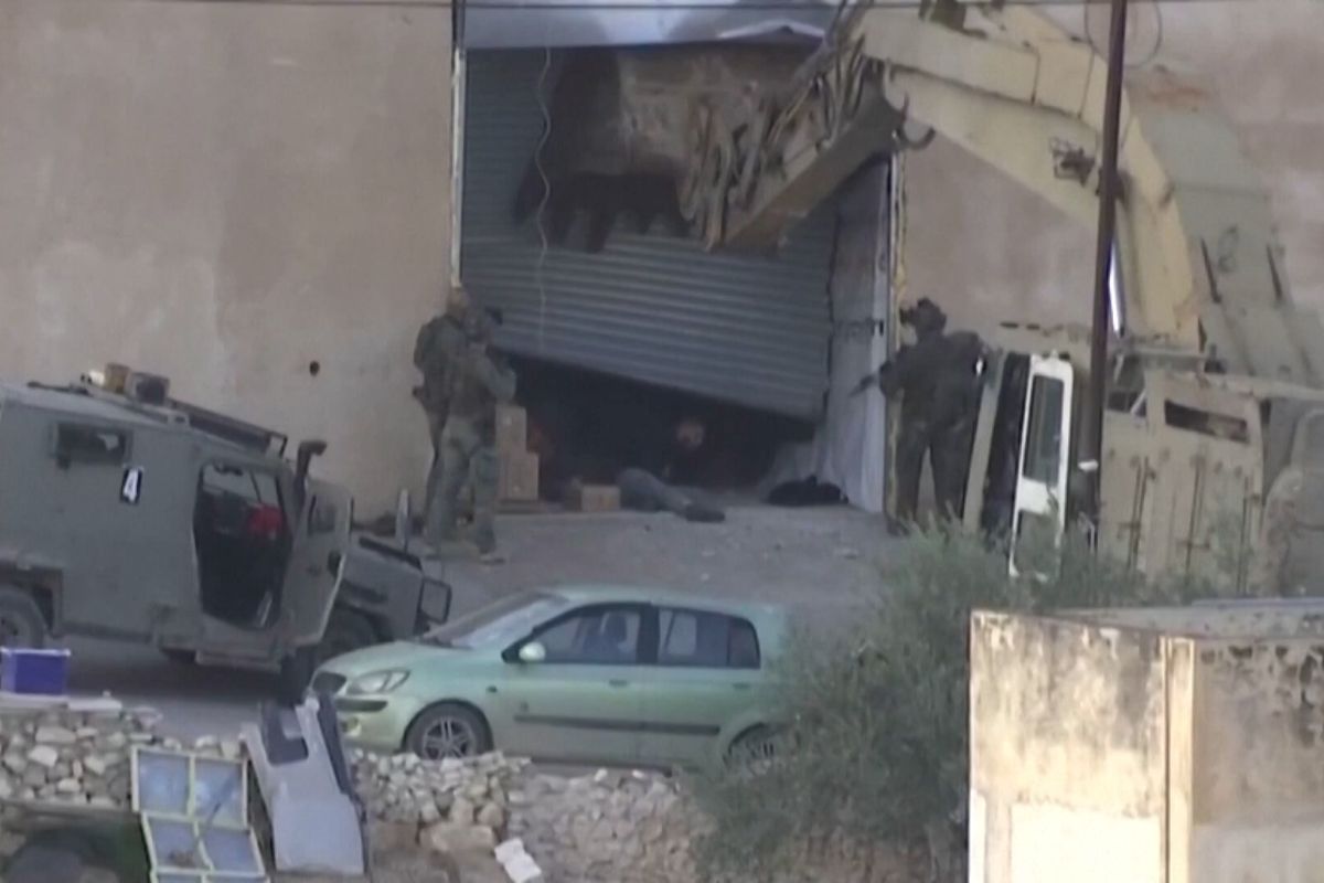 Izrael vyšetřuje zabití palestinských zajatců. Střelbu zachytilo video