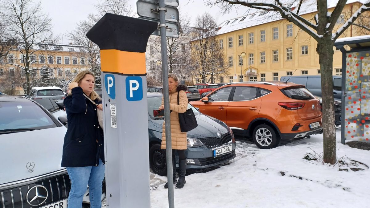 Mladá Boleslav rozšíří zpoplatněné parkovací zóny, cizím lidem se parkování prodraží