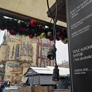 Horké lesní ovoce vyjde na 70 korun, horké jablko je o desetikorunu levnější.